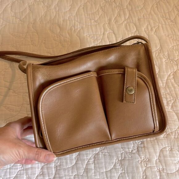 Vintage Brown Crossbody Bag Vegan Leather Mid Size 90s Y2K - Picture 1 of 2